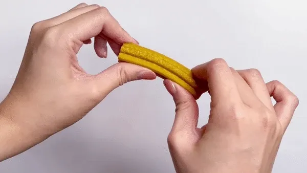15712610